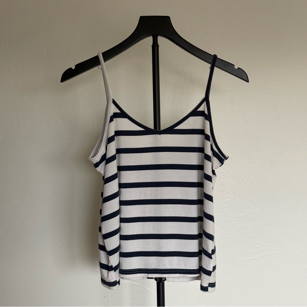 💜 Striped Tank Top by Old Navy in Navy Blue and White XS
